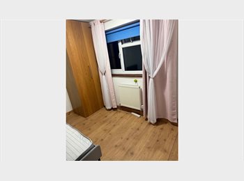 Roomgo UK - Single room available in Stanmore, Harrow, Harrow Weald - £750 pcm