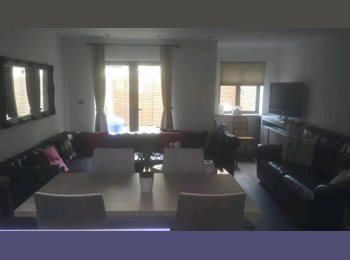 Roomgo UK - En -suite and Double un Streatham Hill, West Norwood - £290 pcm