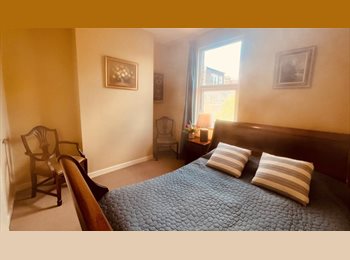 Roomgo UK - Elegant Double Room | West Ealing/Northfields W13, West Ealing - £850 pcm