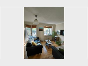 Roomgo UK - Double room in Meanwood, Meanwood - £510 pcm