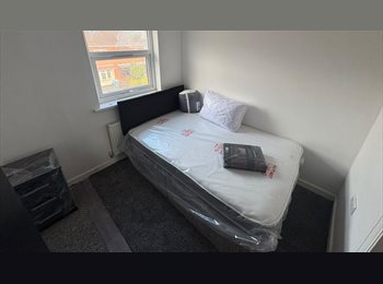 Roomgo UK -  Room Available Now in Oldbury B69 – Universal Credit Welcome, Oldbury - £40 pcm