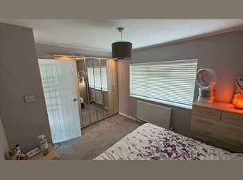 Roomgo UK - Furnished Double Room All Bills Inc | Basildon SS14, Basildon - £700 pcm