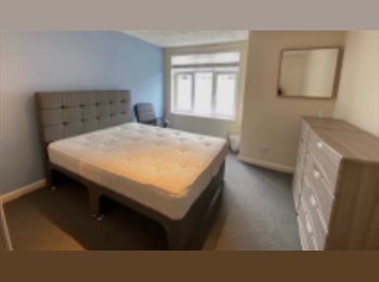 Roomgo UK - £550PCM High Wycombe House, High Wycombe - £550 pcm
