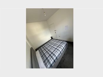 Roomgo UK - Room in a Shared House, Portland Road, BN3, Aldrington - £850 pcm