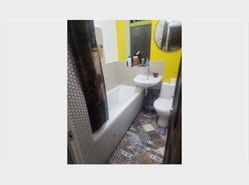 Roomgo UK - Location Location, Moss Side - £625 pcm