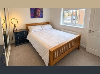 Roomgo UK - 2 x Doubles rooms with Ensuite, Mansfield - £400 pcm