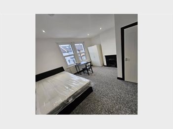 Roomgo UK - Ensuite rooms in Gillingham ME7, Gillingham - £800 pcm