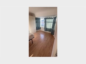 Roomgo UK - Double room at HA71PH, Queensbury - £850 pcm