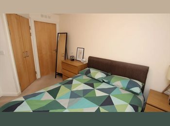 Roomgo UK - ENSUITE DOUBLE BEDROOM, Fitzrovia - £1,050 pcm