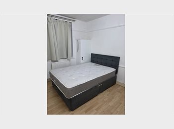 Roomgo UK - Private double room for rent - Bills Included, Surbiton - £900 pcm