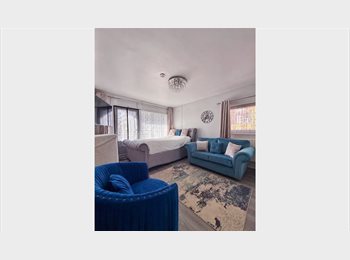 Roomgo UK - Fully Furnished 1-Bedroom Flat – Shadwell, East London | 3-Month Rental, Wapping - £1,450 pcm