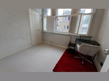 Roomgo UK - private office room - no sleeping accommodation, Putney - £400 pcm