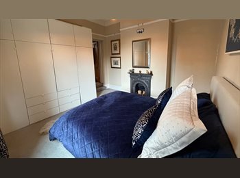 Roomgo UK - Large room to rent with separate lounge, Stockton-on-Tees - £700 pcm