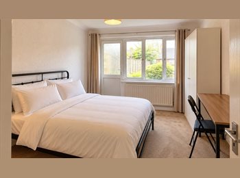 Roomgo UK - Beautiful New Double Rooms walk to Elizabeth Line, Slough - £800 pcm