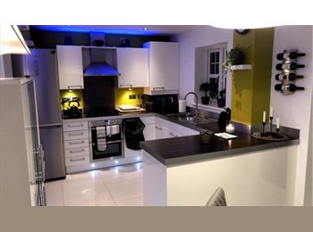 Roomgo UK - Room to rent in Kingswood, Hull, Kingswood - £550 pcm