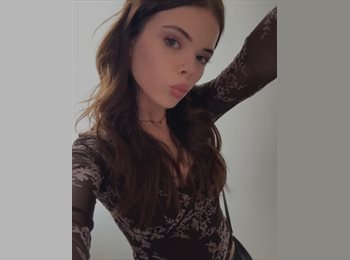 Roomgo UK - Molly - 18 - Brentry