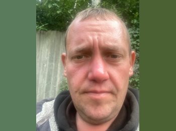 Roomgo UK - Thomas Burdett - 37 - Abington