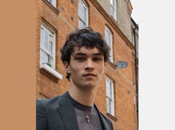 Roomgo UK - Alexander - 22 - United Kingdom