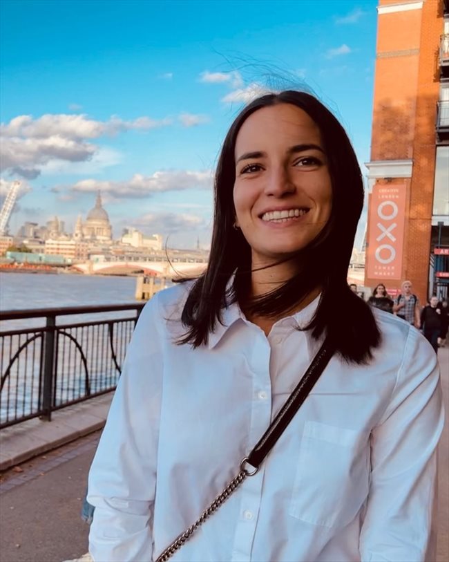 Looking for a room to rent in Charing Cross Cristina 27