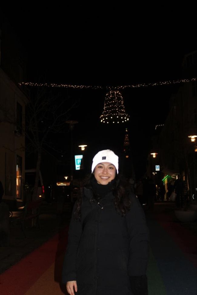 Looking for a room to rent in Charing Cross Ellie 20