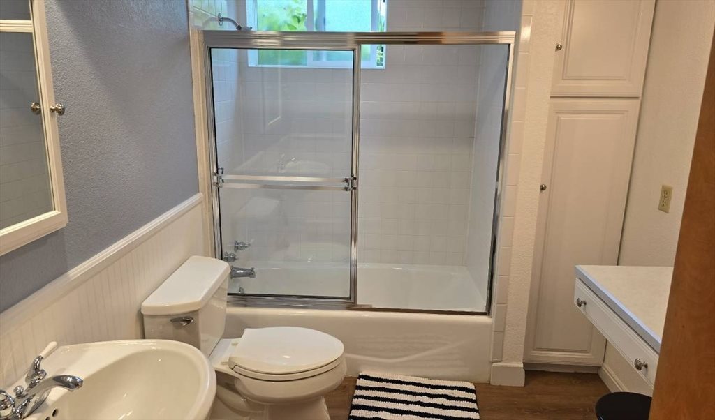 Room for rent in W 22nd Pl, Applewood Valley 1,400 / 1br 1000ft2